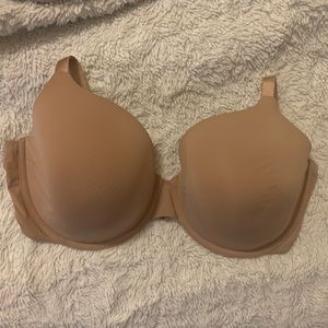 Victoria’s Secret lightly lined full coverage t shirt bra